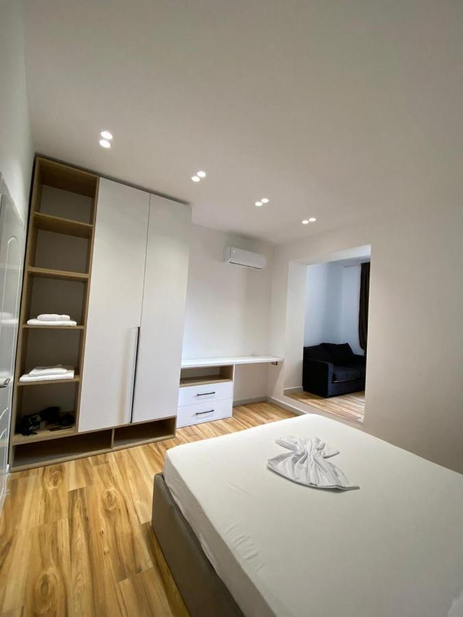 Luxury Apartments Blloku Tirana Eksteriør billede
