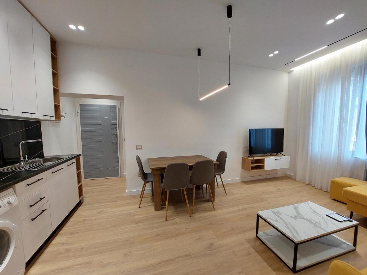 Luxury Apartments Blloku Tirana Eksteriør billede