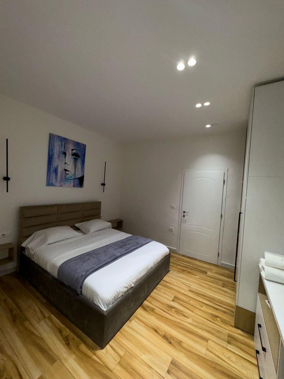 Luxury Apartments Blloku Tirana Eksteriør billede